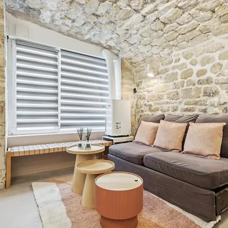 Daire Lavie Maison Face Palais Royal Paris