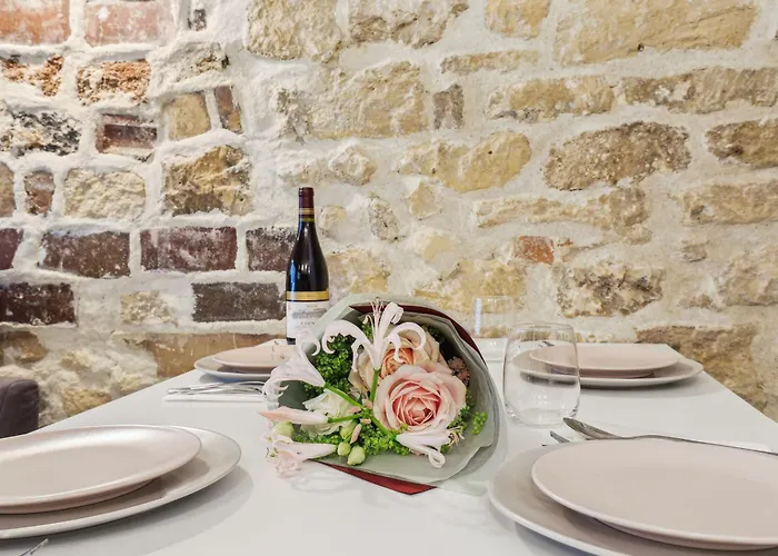 Lavie Maison Face Palais Royal Apartment Paris