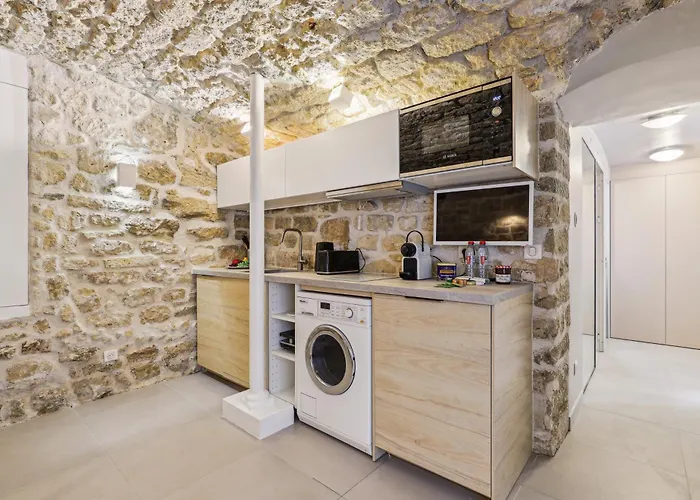 Lavie Maison Face Palais Royal * Paris