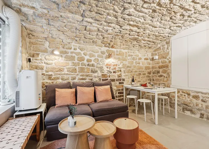 Lavie Maison Face Palais Royal Apartment