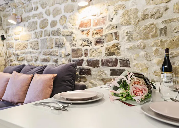 Lavie Maison Face Palais Royal Apartment Paris