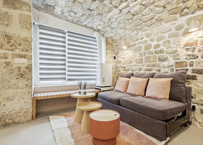 Apartment Lavie Maison Face Palais Royal Paris